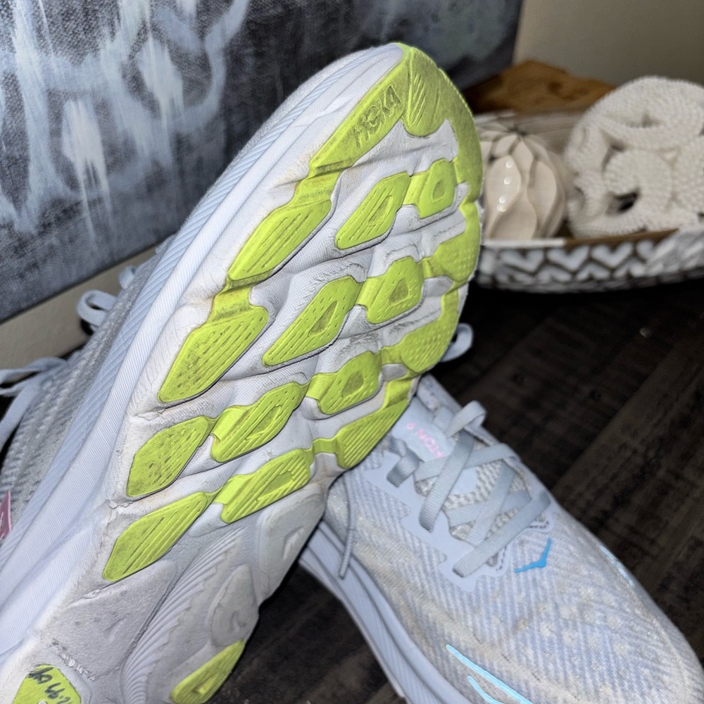 Hoka Women's Clifton 9 sneakers SZ Women's 10D WIDE - Picture 16 of 16
